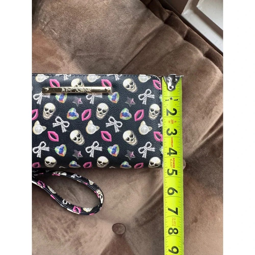 Betsey Johnson Skull Heart Lip Bow Wristlet Wallet Black Pink Y2K whimsigoth